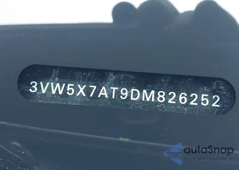 2013 Volkswagen Beetle 2.5L z USA, uszkodzony, nr VIN 3VW5X7AT9DM826252